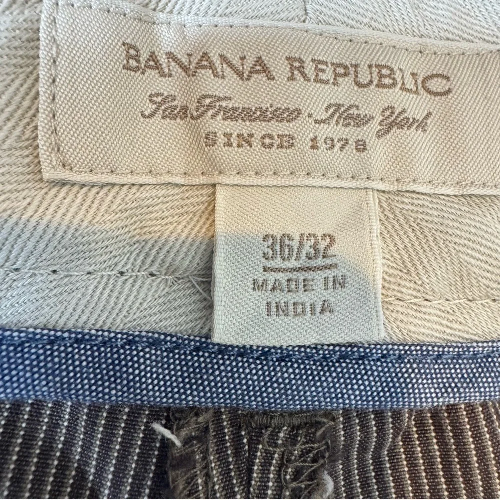 Banana Republic pants feature